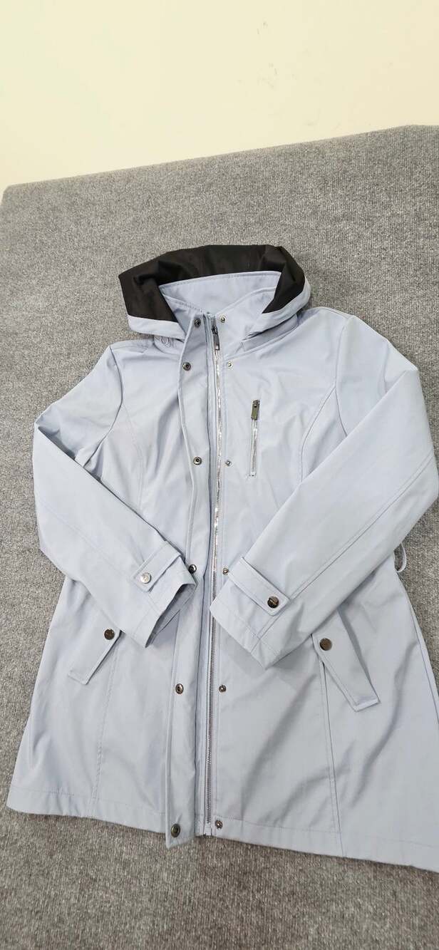 Nautica Women's Water Resistant and Wind Resistant Detachable Hood Jacket Light